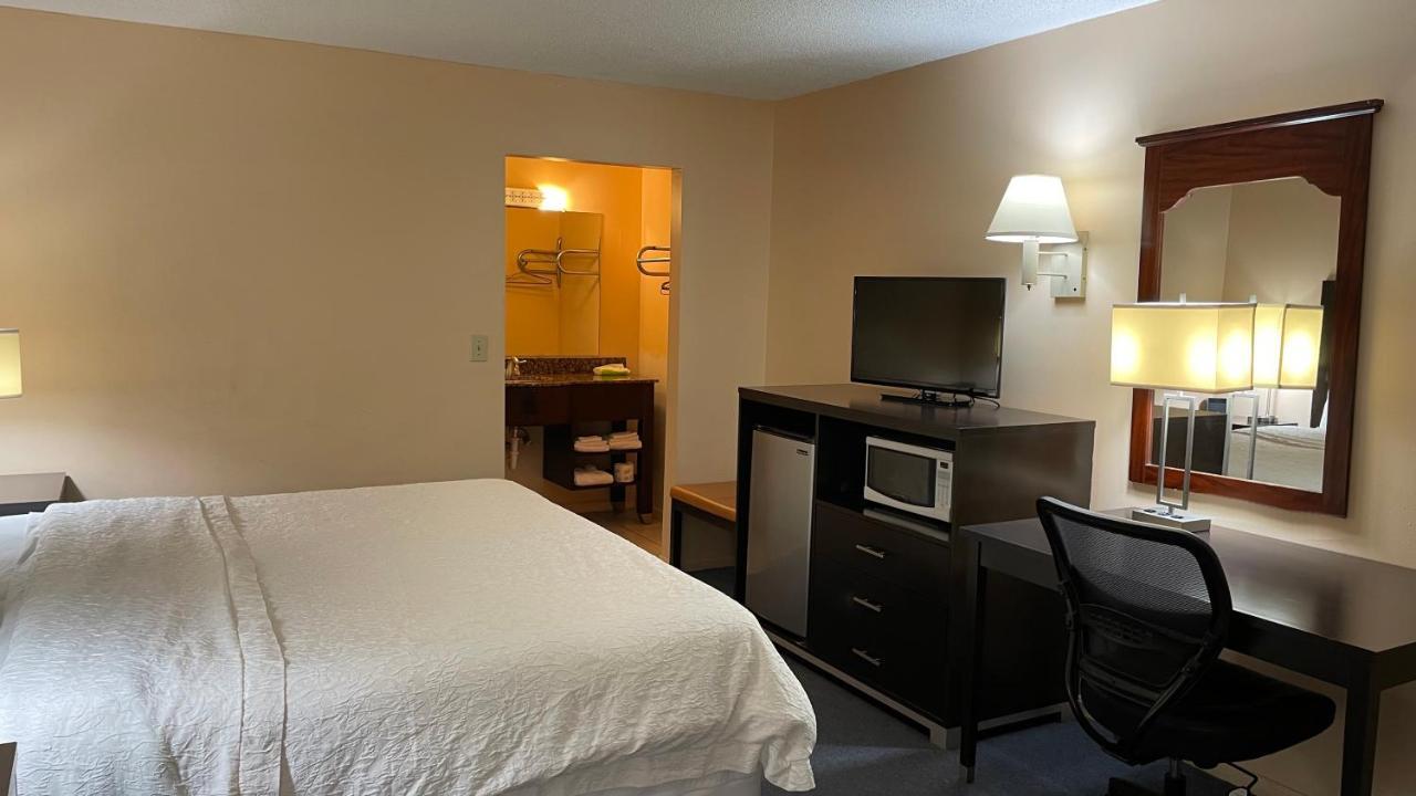 Slumber Inn Harrisonville Exteriör bild